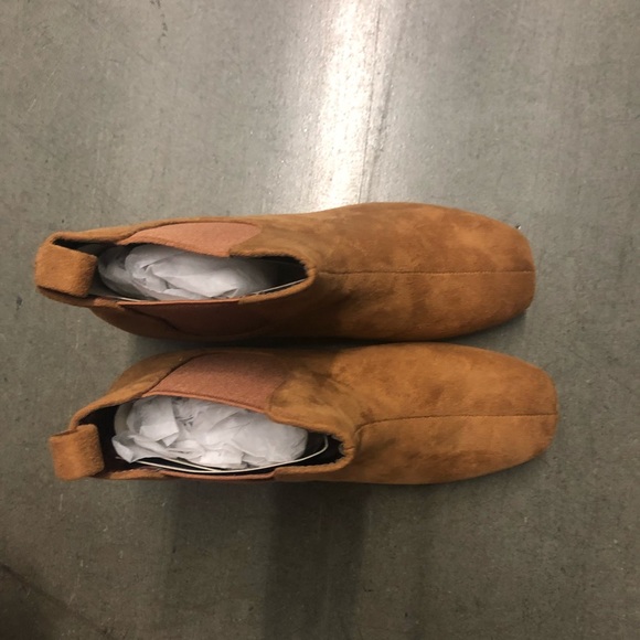 NIB Cape Robbin Evita  tan ankle boots short - Picture 2 of 4